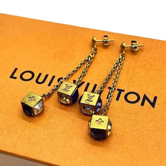 LOUIS VUITTON Earrings Dorelle Pandan Gamble Earrings  Monogram Flower 💝 - Picture 1 of 3